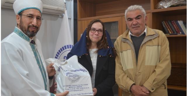 Ziyaret için geldiği Amasya’da Müslümanlıkla tanışan 54 yaşındaki Diana Hendrika Petronella, İslam’ı seçti.